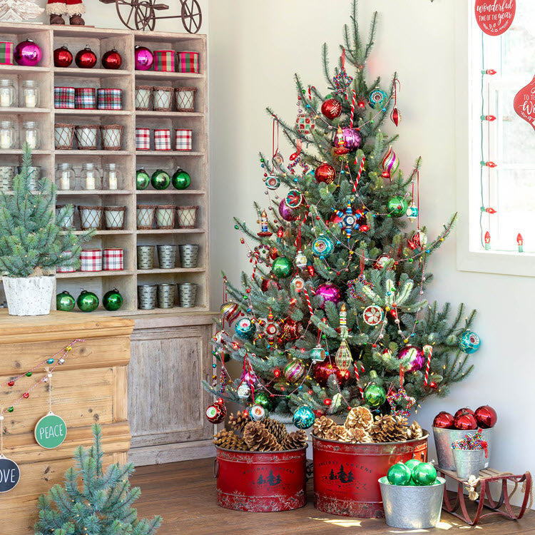 Christmas Trees – A Colorful Farmhouse