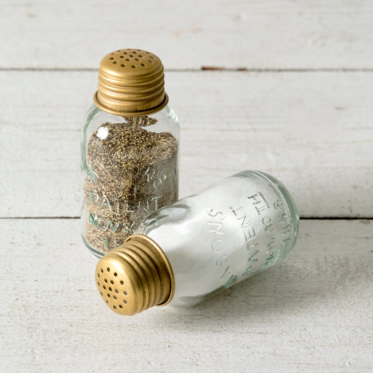 Mini Mason Jar Salt Shakers Antique Brass Box/6