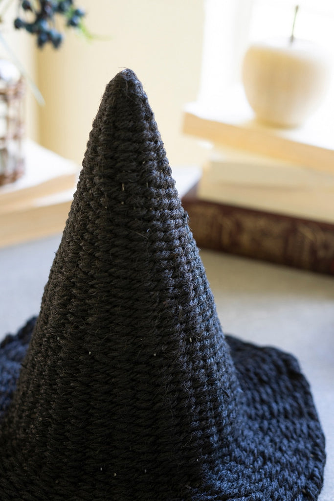 Wicker Witch Hat Box/2