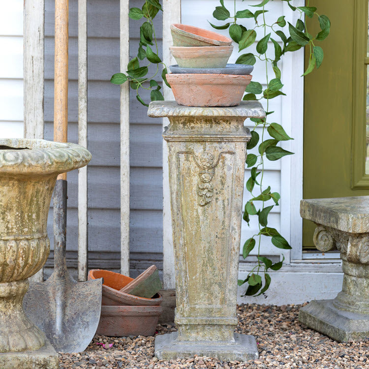 Courtyard Garden Pedestal 24"