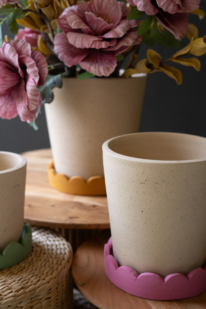 Terracotta Planters with Scalloped Trays Set/3